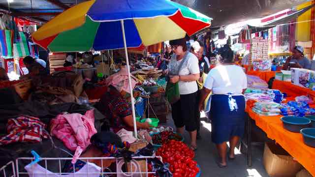 Wochenmarkt in Salama