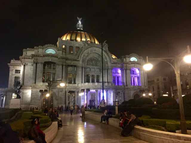 Mexiko City Folklore in der Oper