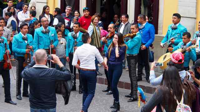 Guanajuato Verlobung mit Mariachi auf der Strasse