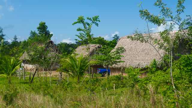 am Weg nach Süden immer wieder Dörfer der Maya