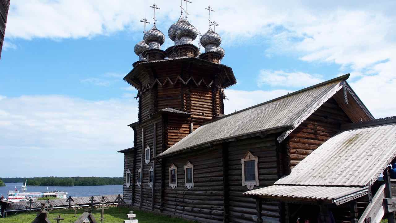 auf Kishi steht die älteste Holzkirche Russlands