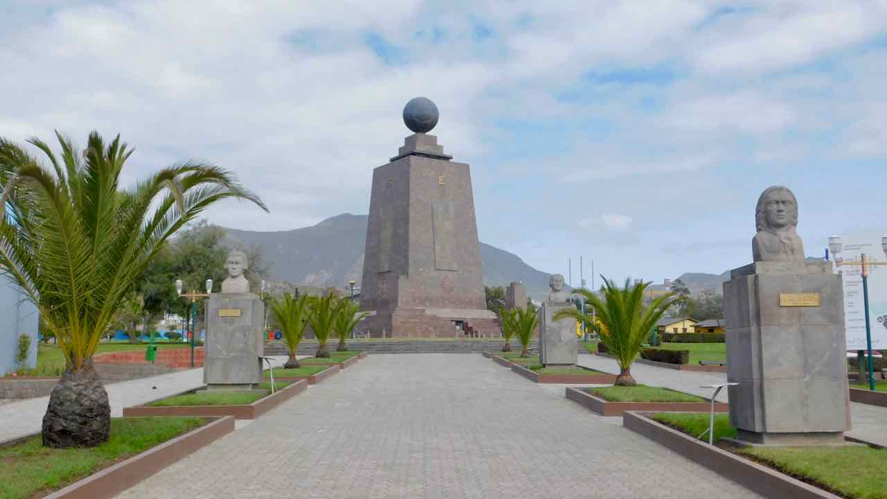 Mitad del Mundo das Äquatordenkmal