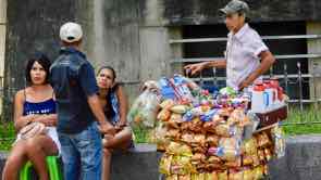 Medellin unzählige Straßenhändler 