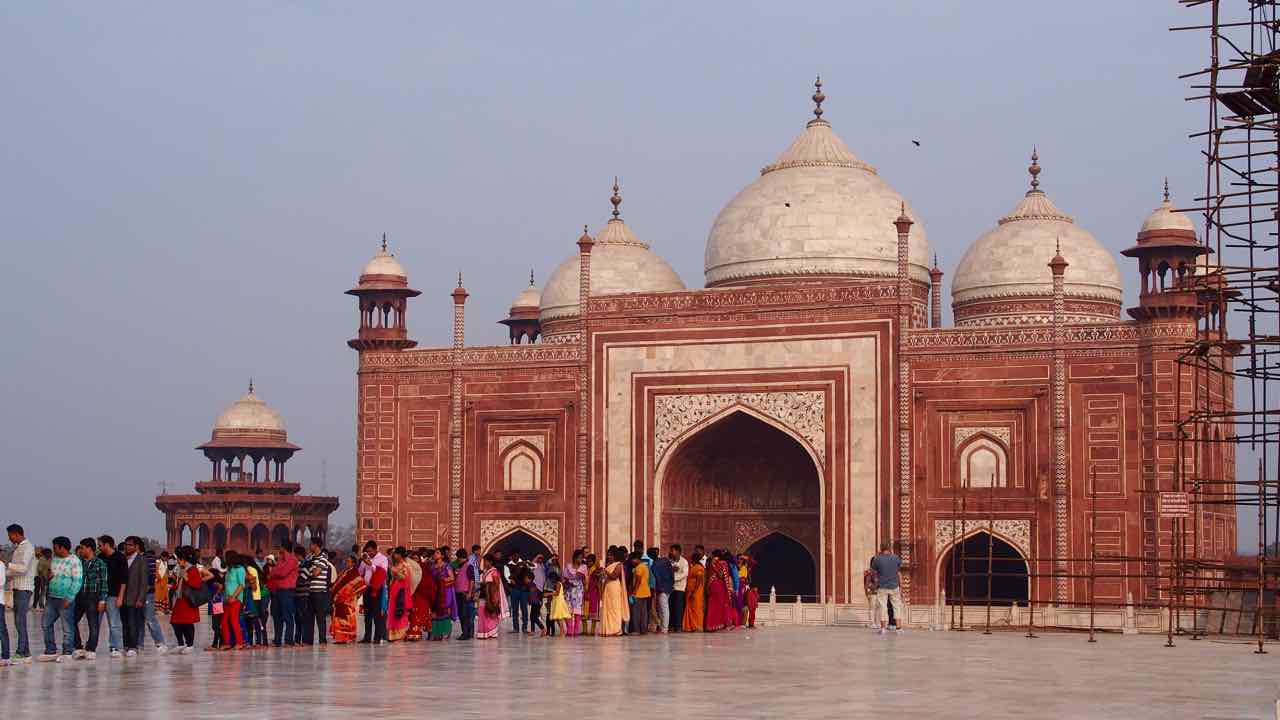 beim Taj Mahal